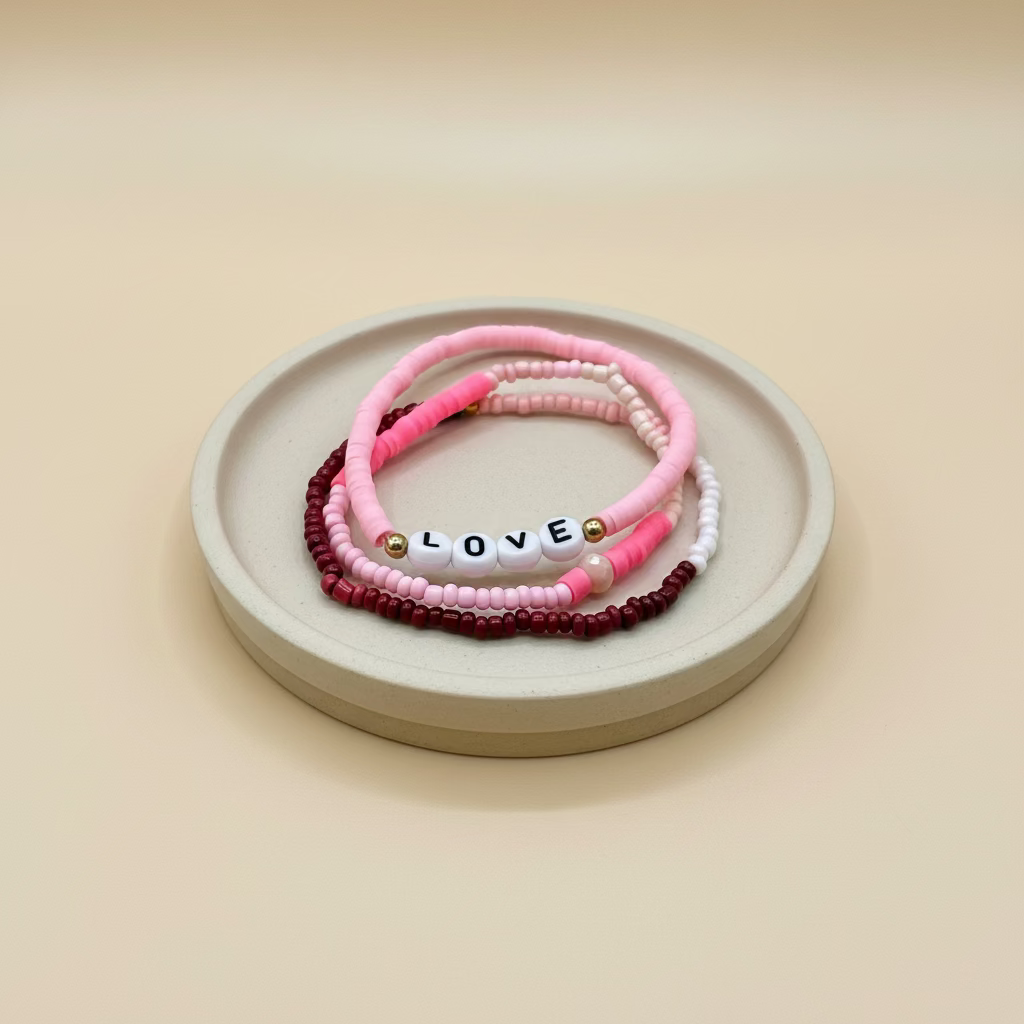 Armbänder LOVE